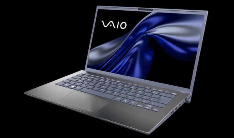 Imagem mostra notebook VAIO aberto em fundo preto