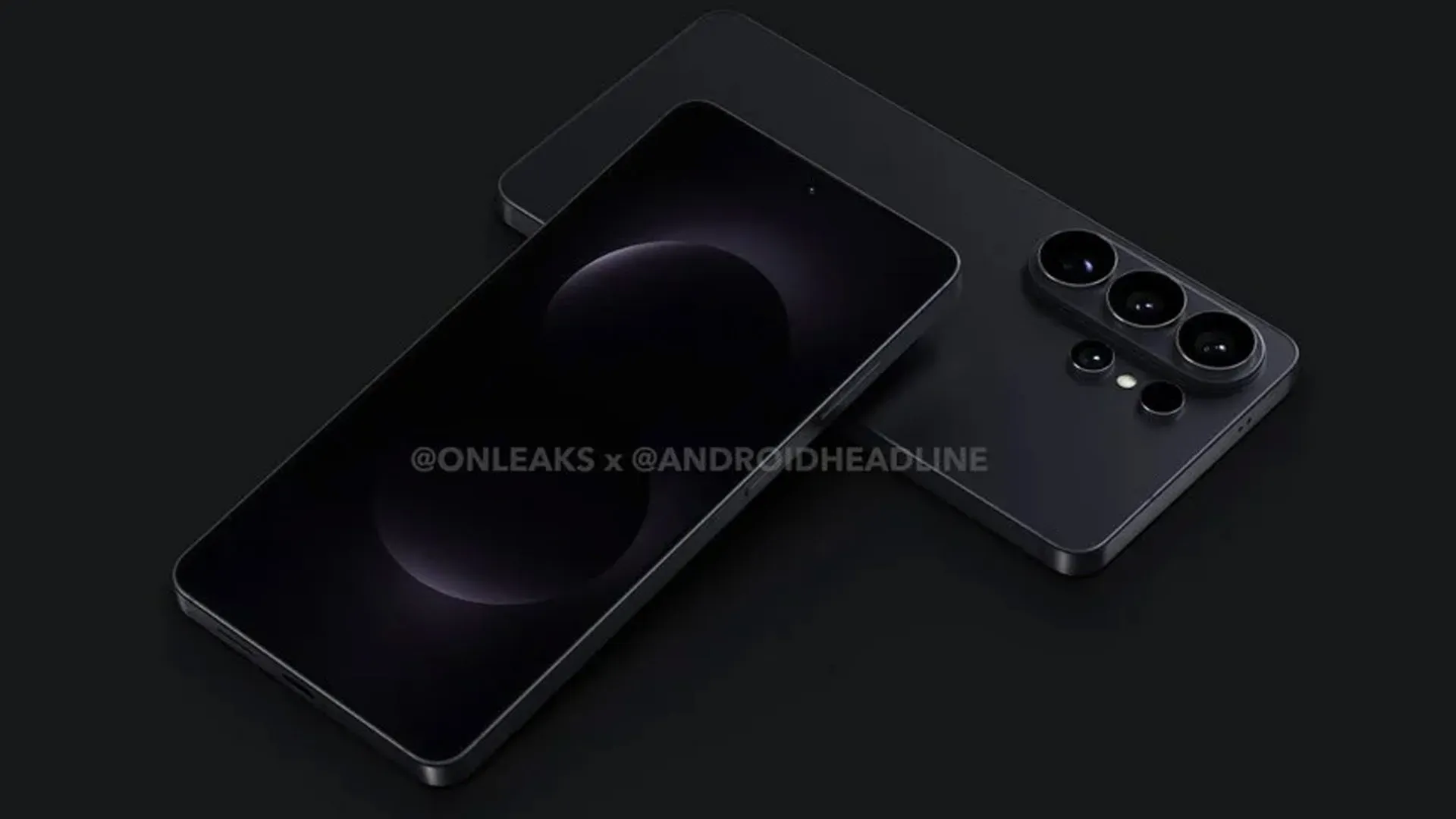 Imagem do Galaxy S26 em cor preta sobre superfície escura, destacando as três câmeras traseiras e a tela frontal apagada. 