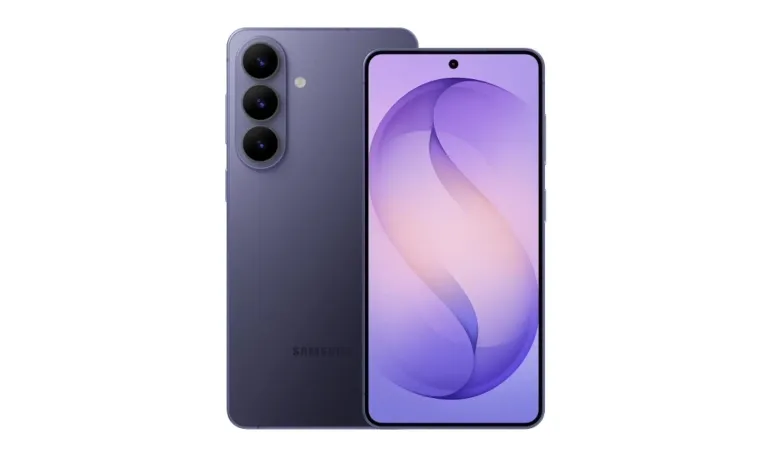 Galaxy S26 na cor violeta com tela ligada e parte traseira visível ao lado