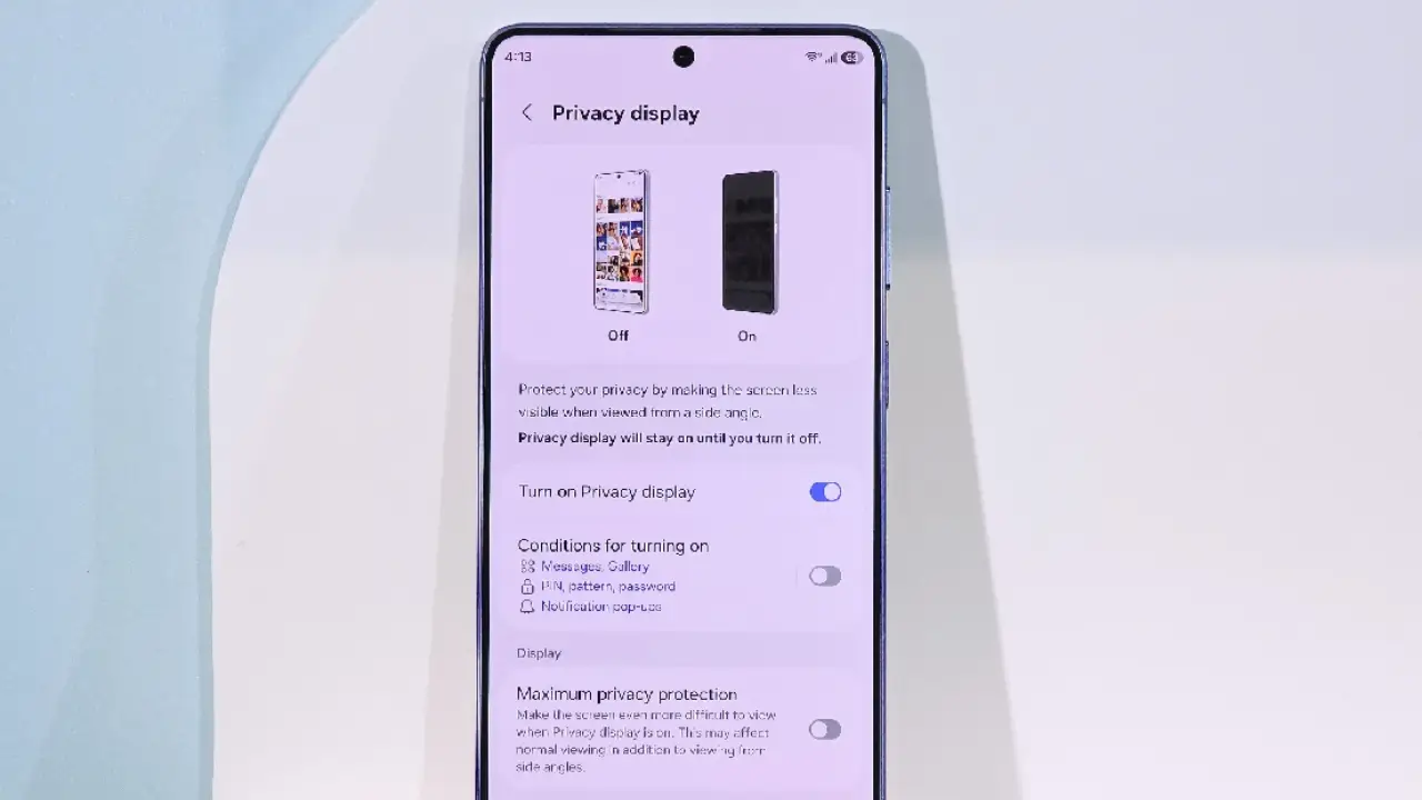 Smartphone Galaxy S26 Ultra exibindo menu de configurações da opção Tela de Privacidade