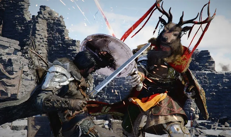 Imagem do jogo Crimson Desert exibindo um combate entre o protagonista e um guerreiro com elmo de alce em ruínas medievais