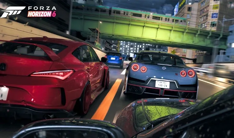 Arte em primeira pessoa do jogo Forza Horizon 6 exibindo uma corrida pela visão da janela do motorista, observando um carro vermelho, um cinza e um azul à sua frente em meio a uma rua 