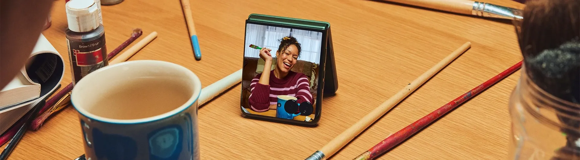 Motorola Razr 70 Plus: conheça o novo celular dobrável flip da marca
