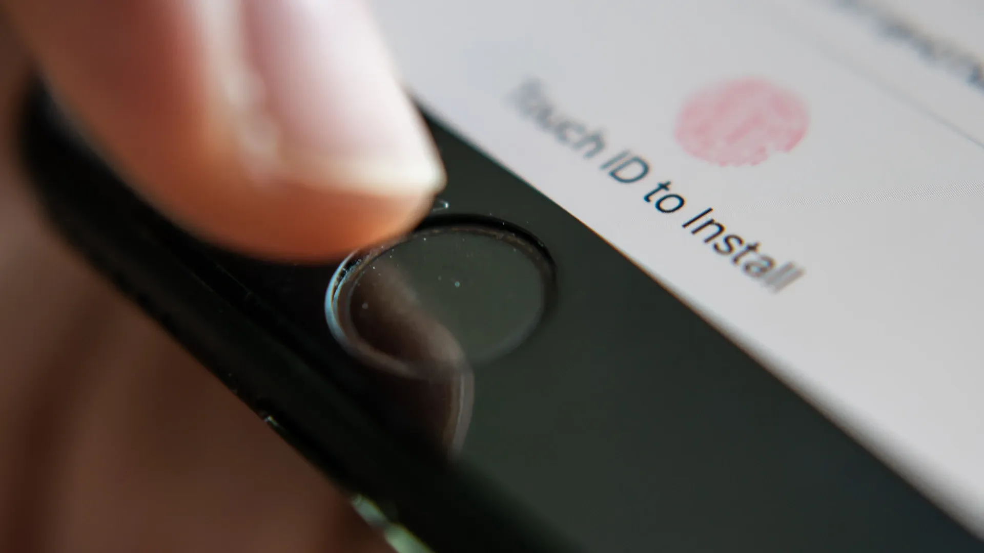 Imagem mostra detalhes do botão home de um iPhone