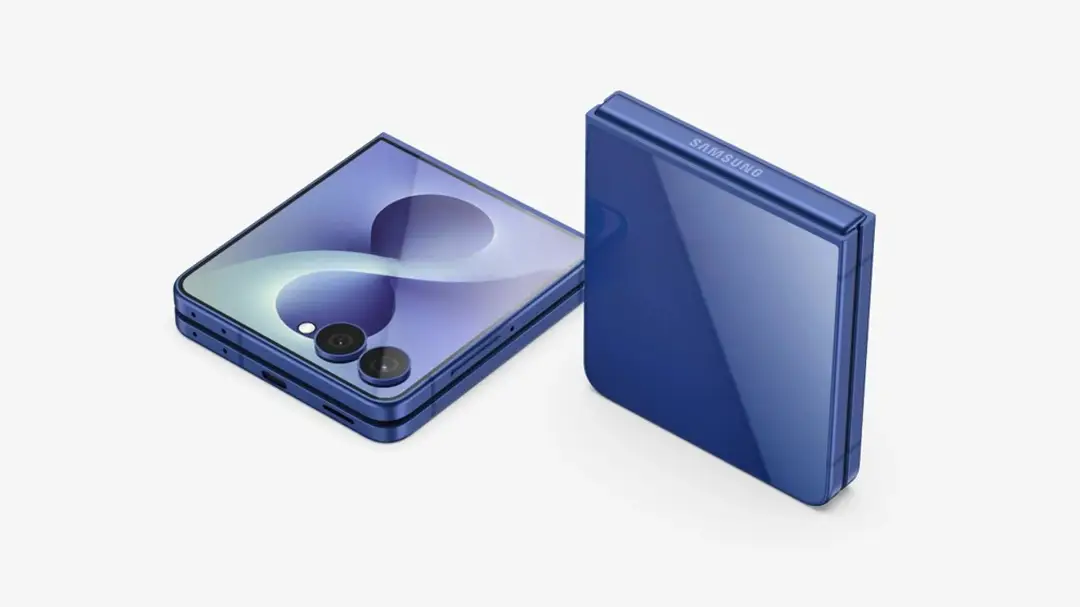 Imagem de uma renderização vazada do Galaxy Z Flip8 fechado com a tela externa ligada