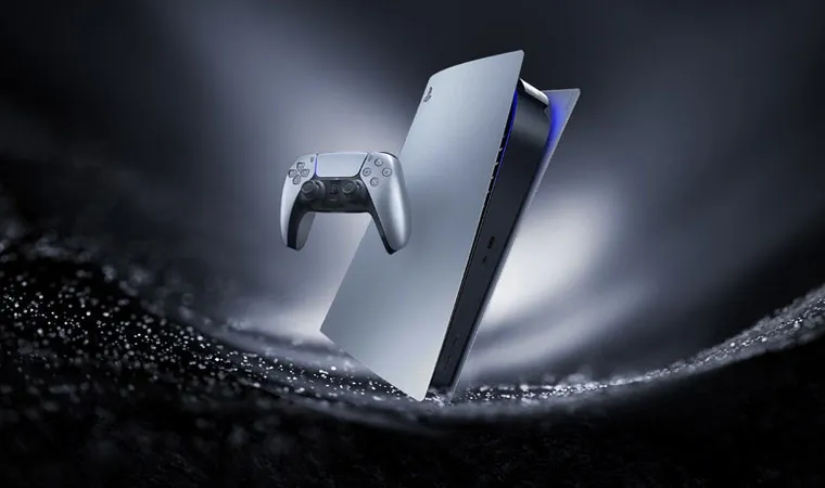 Imagem de um PlayStation 5 Slim prateado flutuando em meio a um fluxo de partículas sobre um fundo cinza iluminado