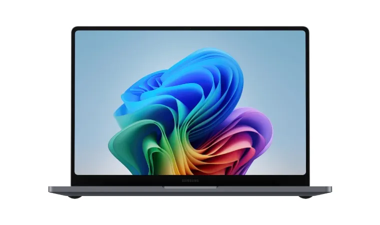 galaxy book6 pro aberto em fundo branco
